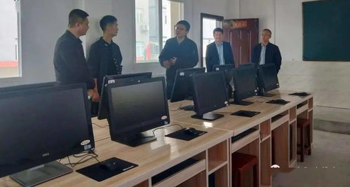 杭州泰潼商貿(mào)攜手富陽電子商務(wù)，以電商服務(wù)為橋梁，溫暖捐贈陽光學子